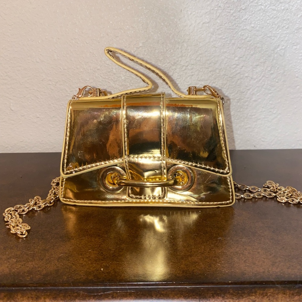 Gold Chain Shoulder Bag